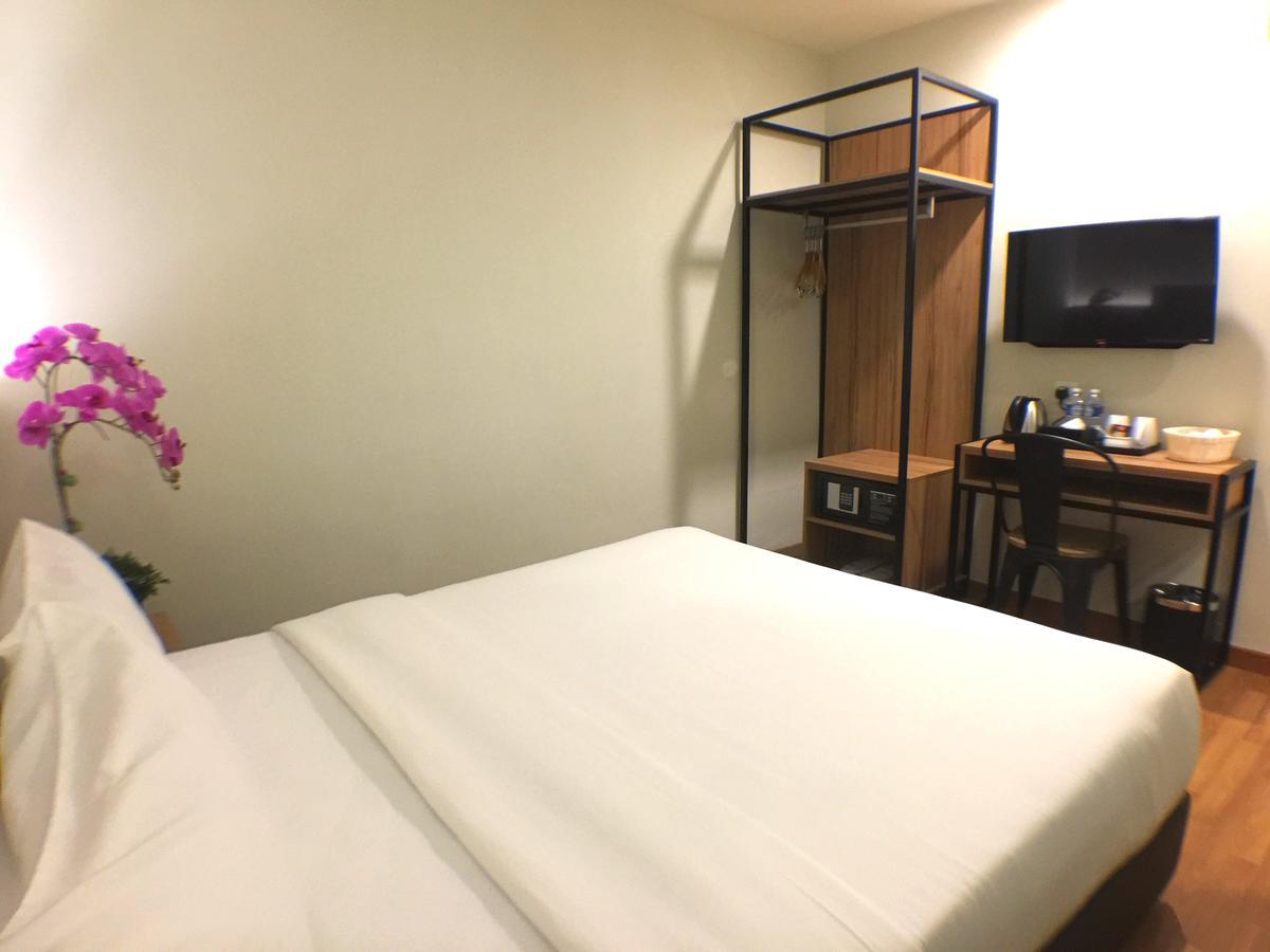 Habitación Estándar con cama grande sin ventana